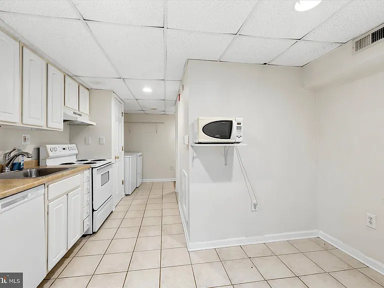 35 S 19th St #2 — Photo 10