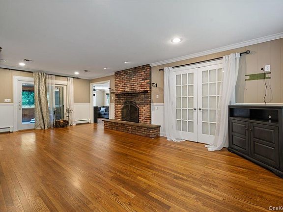 4th image of 16 Brook Lane