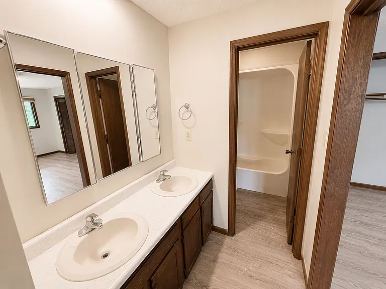 4284 Jefferson St — Photo 22