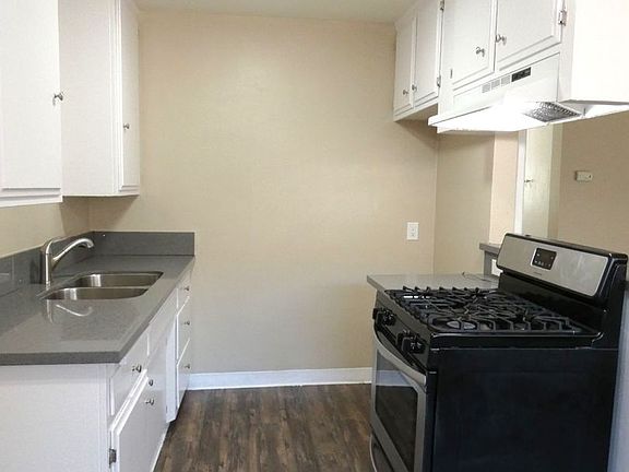 2nd image of 1600 Orizaba Ave APT 8