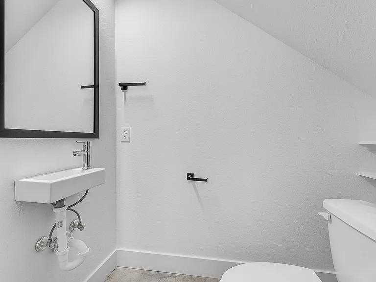3008 Alpha Wolf Ct — Photo 20