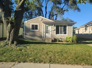937 E Annabelle Ave, Hazel Park, MI 48030