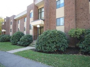 53 Angleside Rd APT 2, Waltham, MA 02453