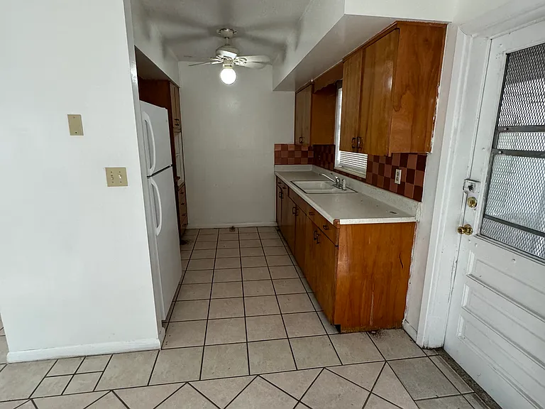 208 S Armenia Ave #2 — Photo 3