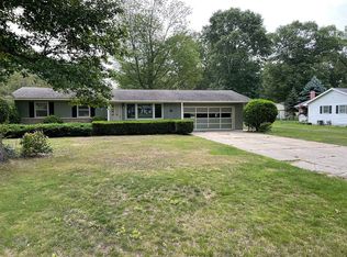 100 Harmony Ln, Muskegon, MI 49445