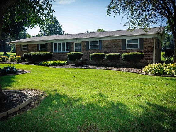 3rd image of 212 Foster Dr