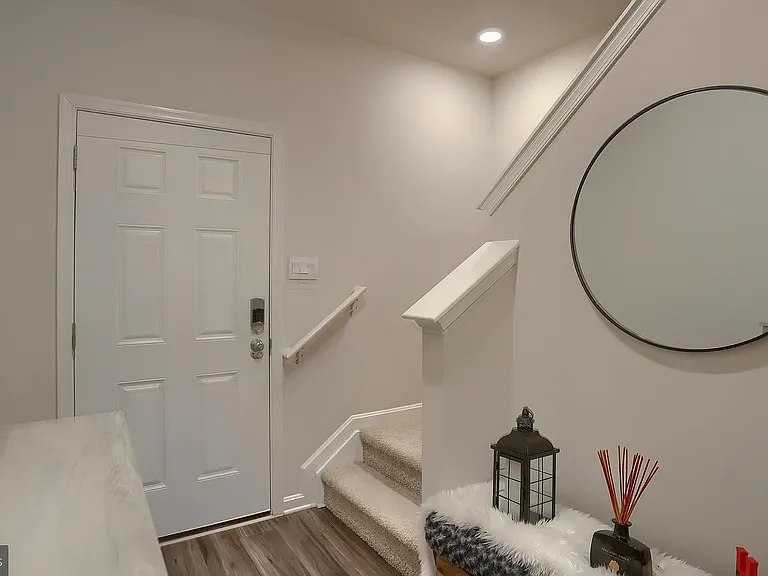 Maple Run Dr — Photo 4