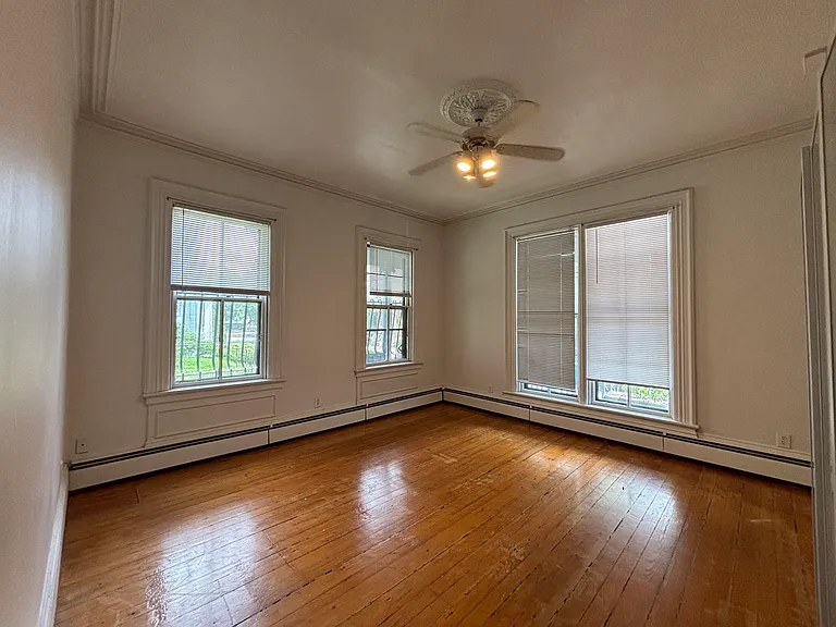 89 Oak St #1 — Photo 4