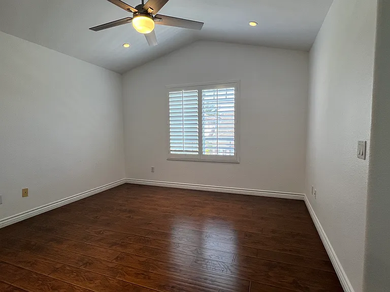 30805 Genova Ct — Photo 12