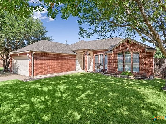 2nd image of 3106 Red Oak Dr