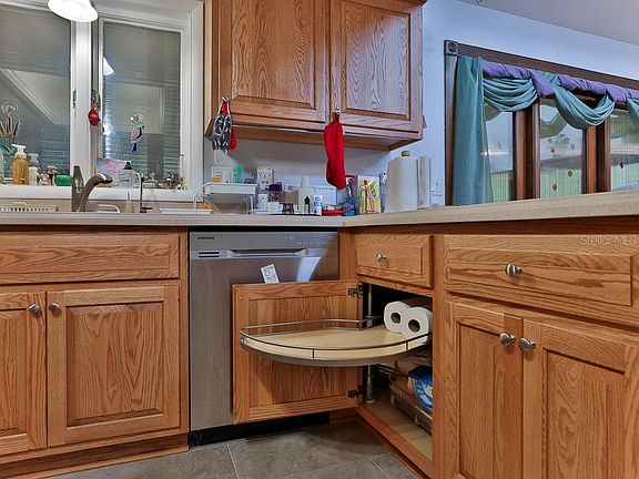 5th image of 800 Briarcliff Dr