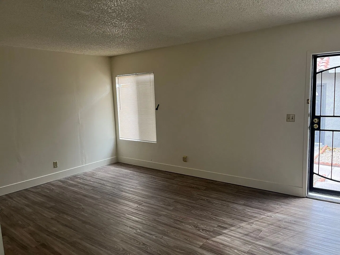 Cute Single Story Townhome — Photo 4