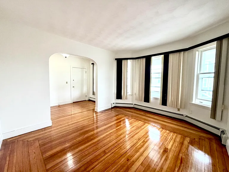 1129 Saratoga St #1 — Photo 6