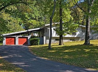 250 Graeser Rd, Saint Louis, MO 63141