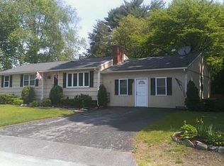 20 Birchwood Ln, West Warwick, RI 02893