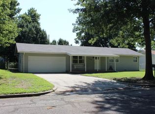 948 N Acadia Ave, Wichita, KS 67212