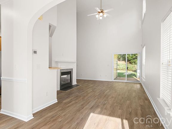 3rd image of 4569 Scarlet Oak Dr