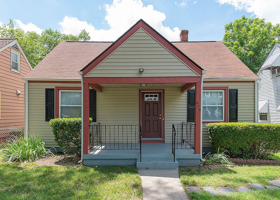 1st image of 615 E Gladstone Ave