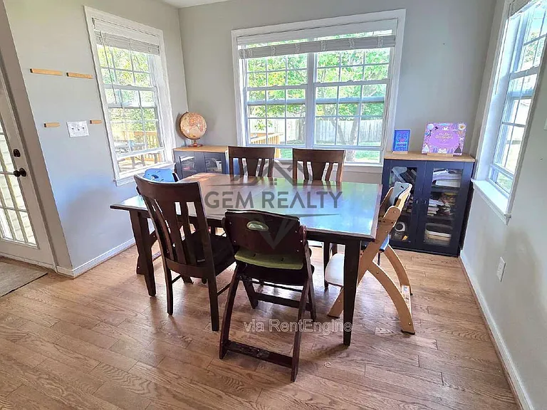54 Dawson Dr — Photo 29