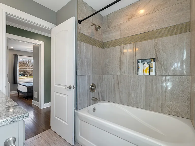 8614 Lakeview Ave — Photo 31