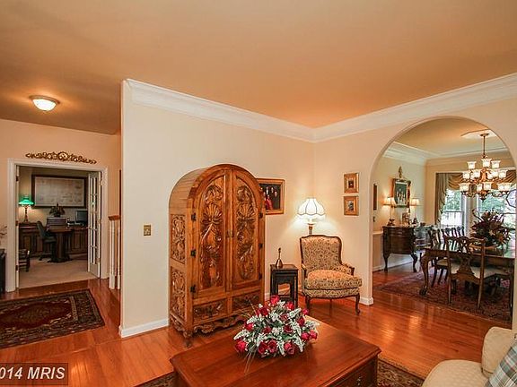 5th image of 89 Cherry Hill Dr