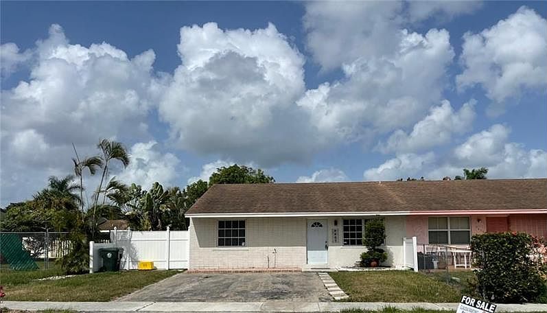 1st image of 4607 Gladiator Cir