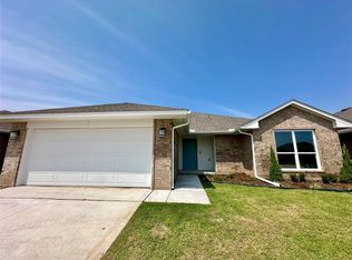 1101 Acacia Creek Dr, Yukon, OK 73099