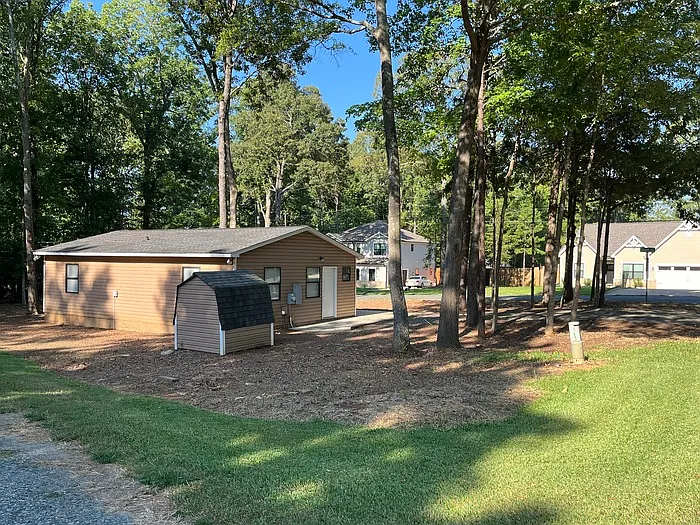 2 bed, 1.0 bath, 960 sqft, $1,600 — Photo 4