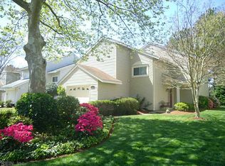 5404 Chatham Lake Dr, Virginia Beach, VA 23464