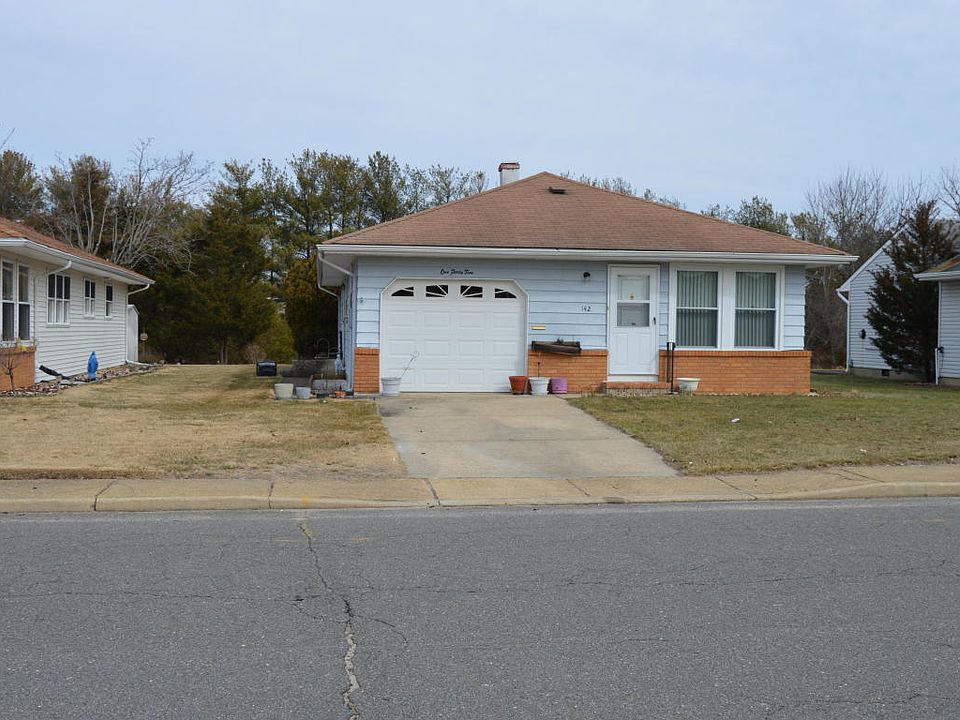 1st image of 142 Charlotteville Dr S