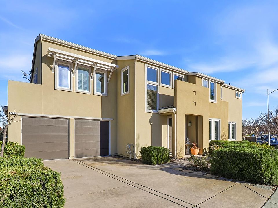 1st image of 586 Sapphire Street