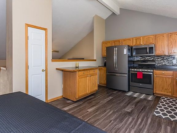 3rd image of 3133 SW Townpark Dr