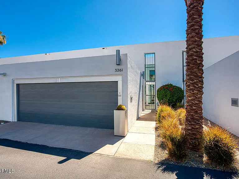 3261 E Camelback Rd — Photo 1