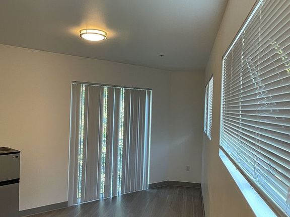 4th image of 4315 7th Ave NE #211
