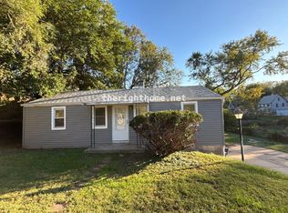 6109 Bedford Ave, Omaha, NE 68104