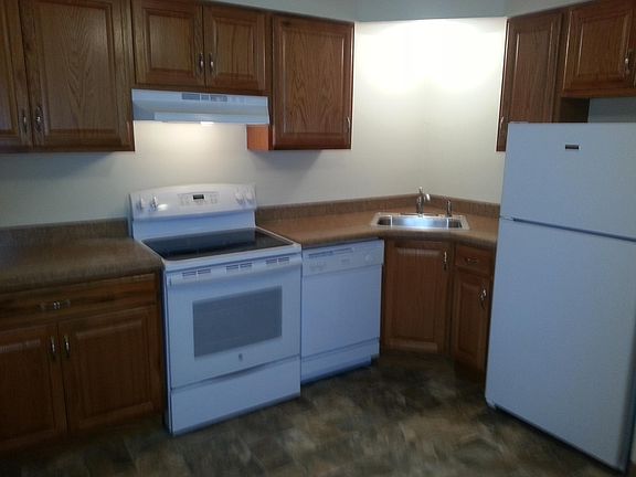 2nd image of 25 Denrose Dr APT 4