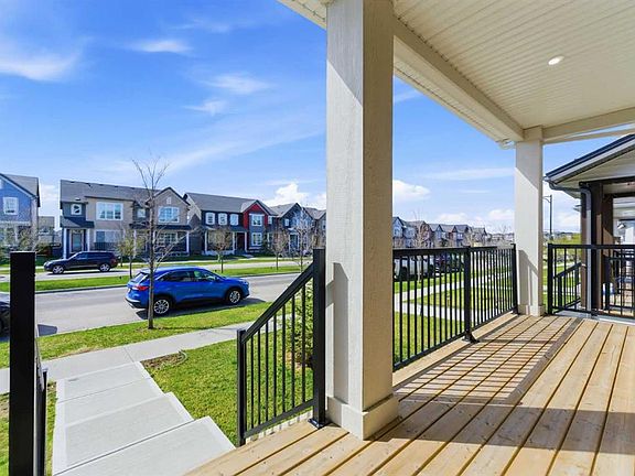 5th image of 132 W Highview Gate SE