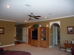 134 Pleasantwood Dr, Maumelle, AR 72113