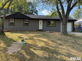 5821 N Graceland Dr, Peoria, IL 61614