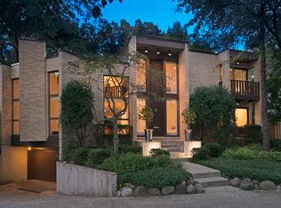 1064 Sheridan Rd, Wilmette, IL 60091