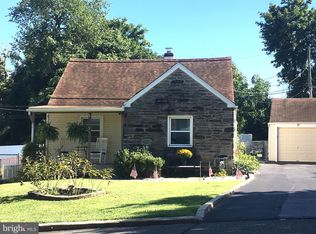 5 Sheridan Ln, Aston, PA 19014