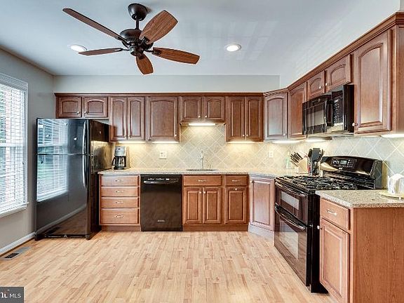 4th image of 10118 Oakwood Chase Ct