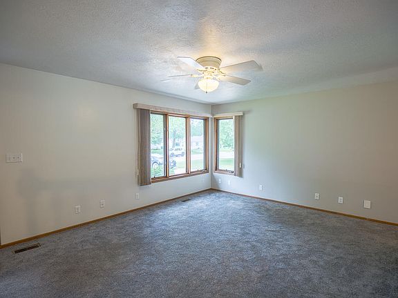 5th image of 59 Westview Dr