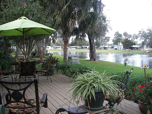 Back 16 x 20 Deck/Lake