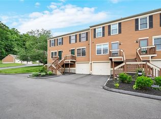 128 Foxbridge Village Rd #128, Branford, CT 06405