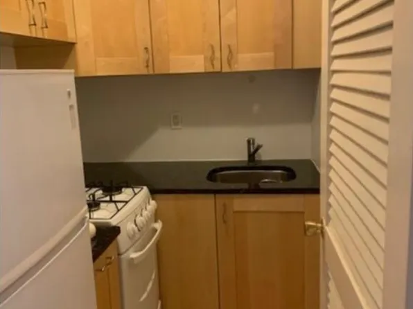 25 West 13th Street image 1 of 3