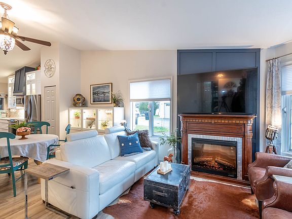 3rd image of 3502 24th Ave Unit 2