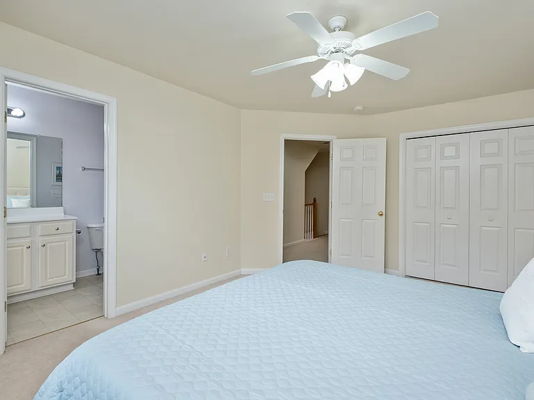 100 Melbourne Park Cir #B — Photo 14