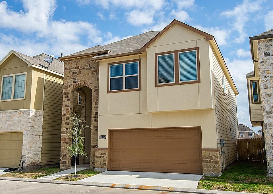 1st image of 7915 Ashford Terrace Dr
