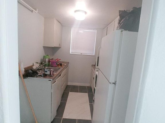3rd image of 1577 Tamarac St